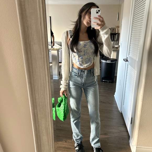 SHEIN Blue and White Floral Crop Top - Picture 3 of 4